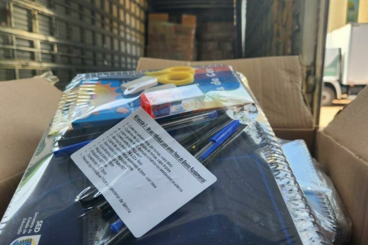 Imagem de compartilhamento para o artigo Governo de MS antecipa entrega de kits escolares e garante material para 2025 antes do início das aulas da MS Todo dia